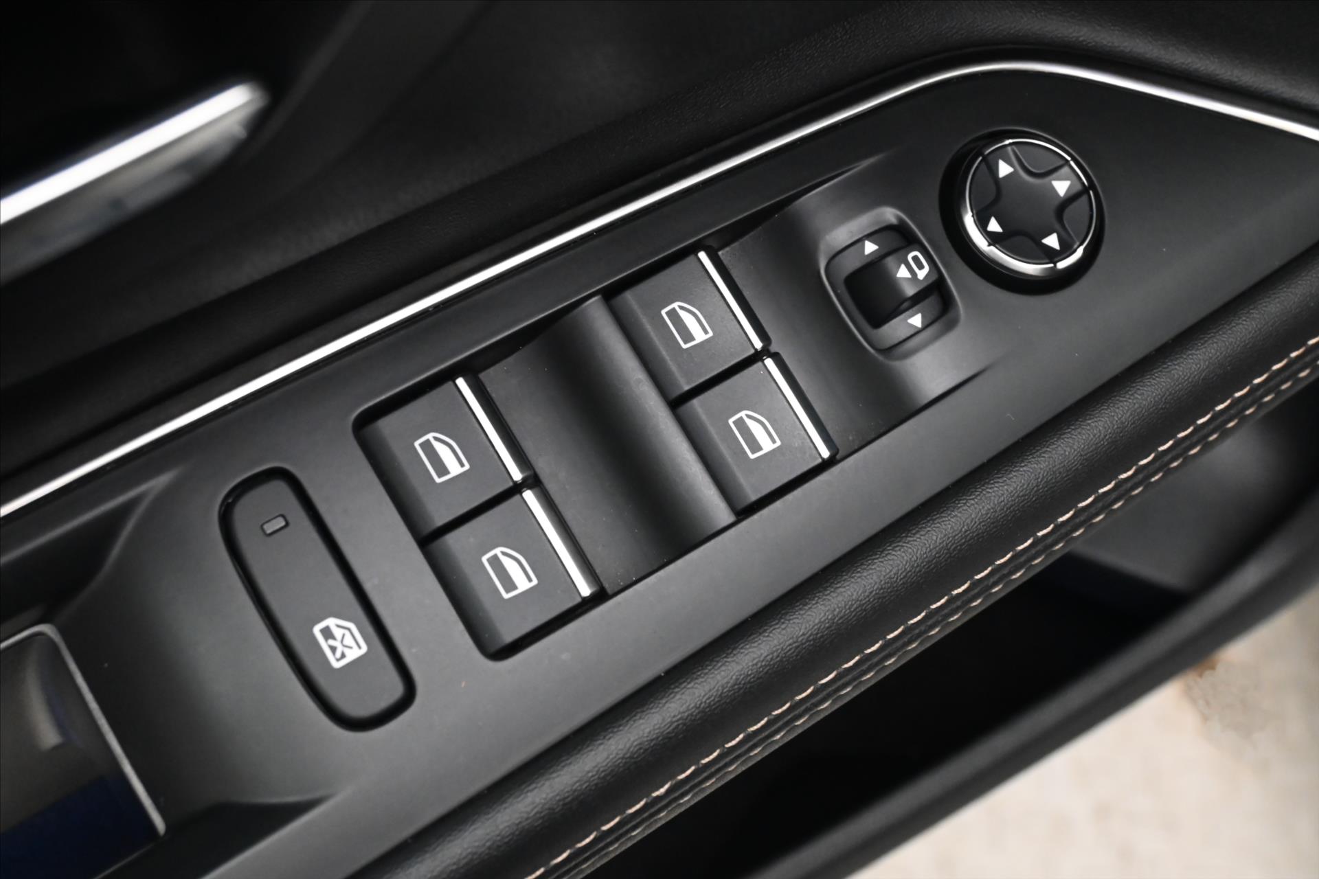 Hlavní fotografie vozu Peugeot 5008 1,6 133 KW  GT-Line AT 8 Záruka až 5 let (23)