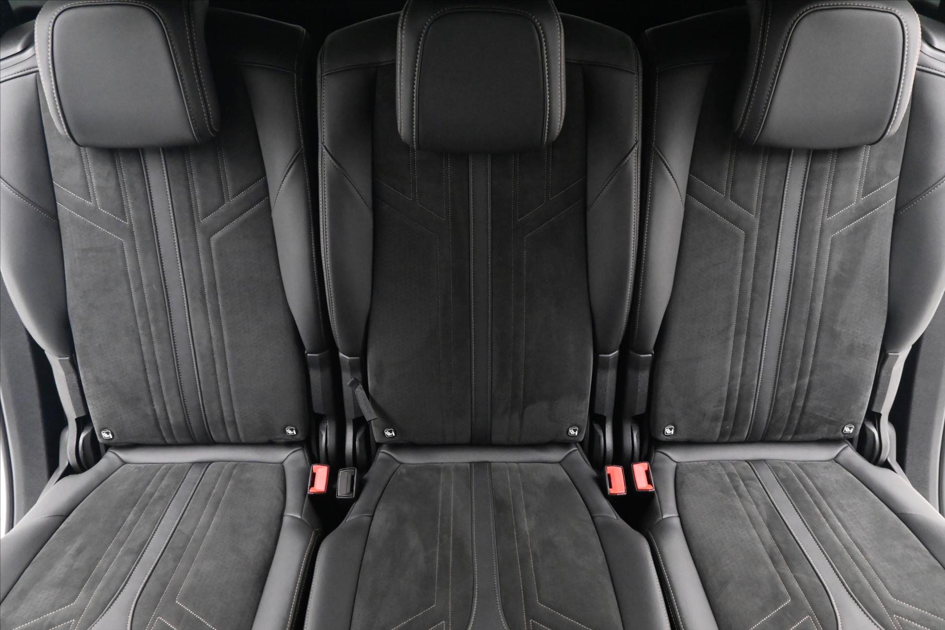 Hlavní fotografie vozu Peugeot 5008 1,6 133 KW  GT-Line AT 8 Záruka až 5 let (26)