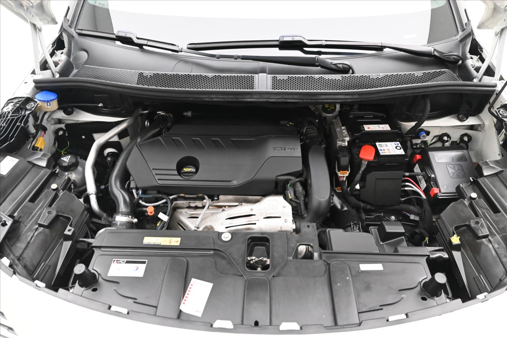 Hlavní fotografie vozu Peugeot 5008 1,6 133 KW  GT-Line AT 8 Záruka až 5 let (9)