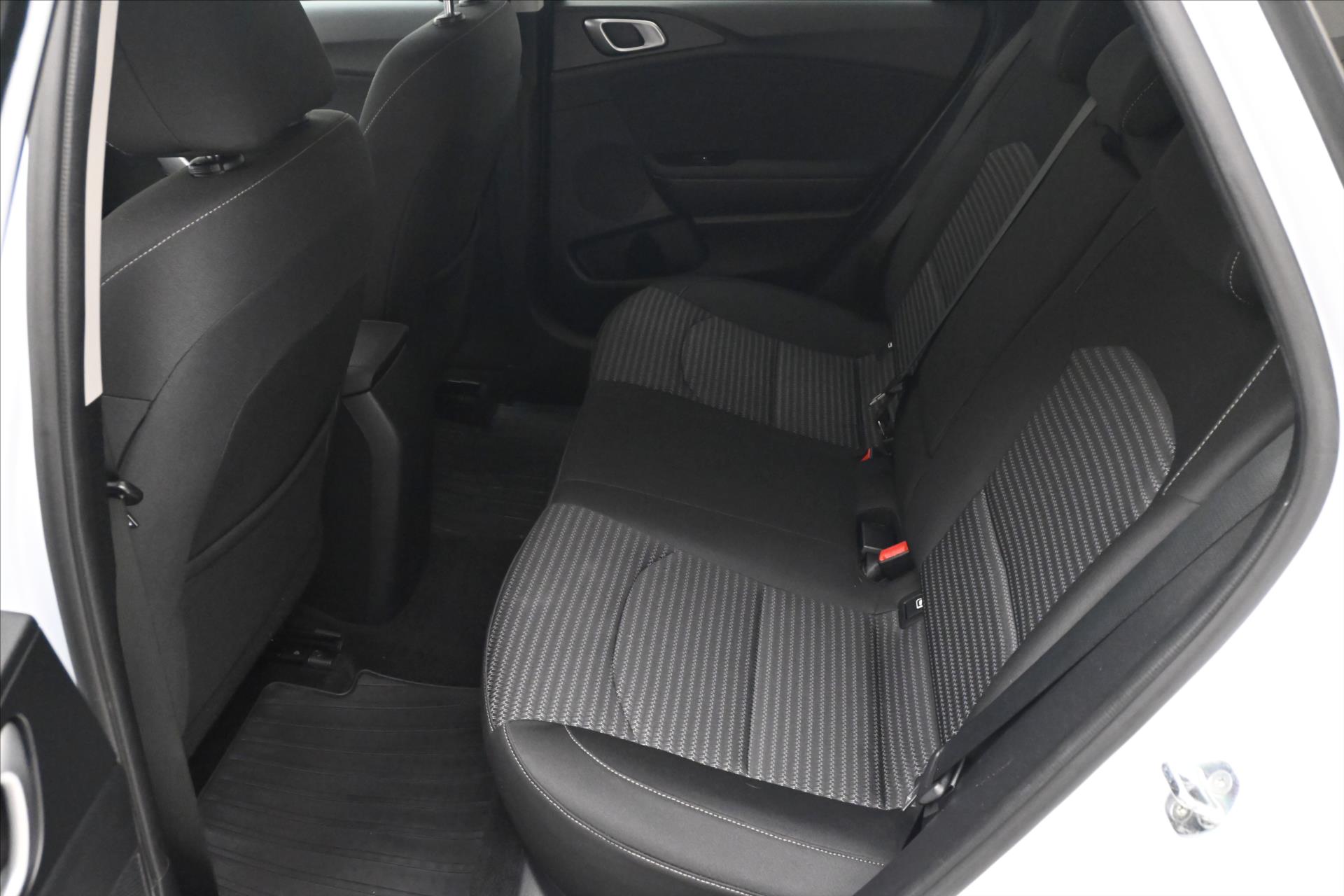 Hlavní fotografie vozu Kia Ceed 1,5 T-GDi 117kW SW Záruka až 5 let (14)