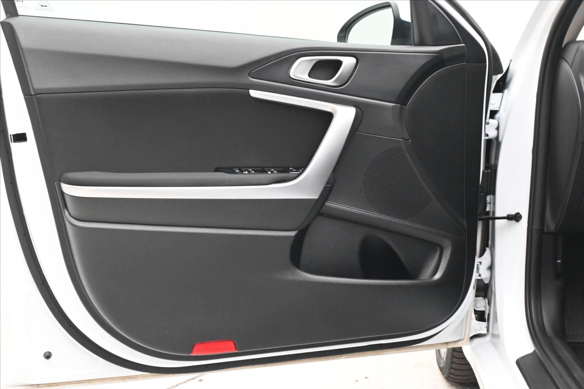 Hlavní fotografie vozu Kia Ceed 1,5 T-GDi 117kW SW Záruka až 5 let (24)