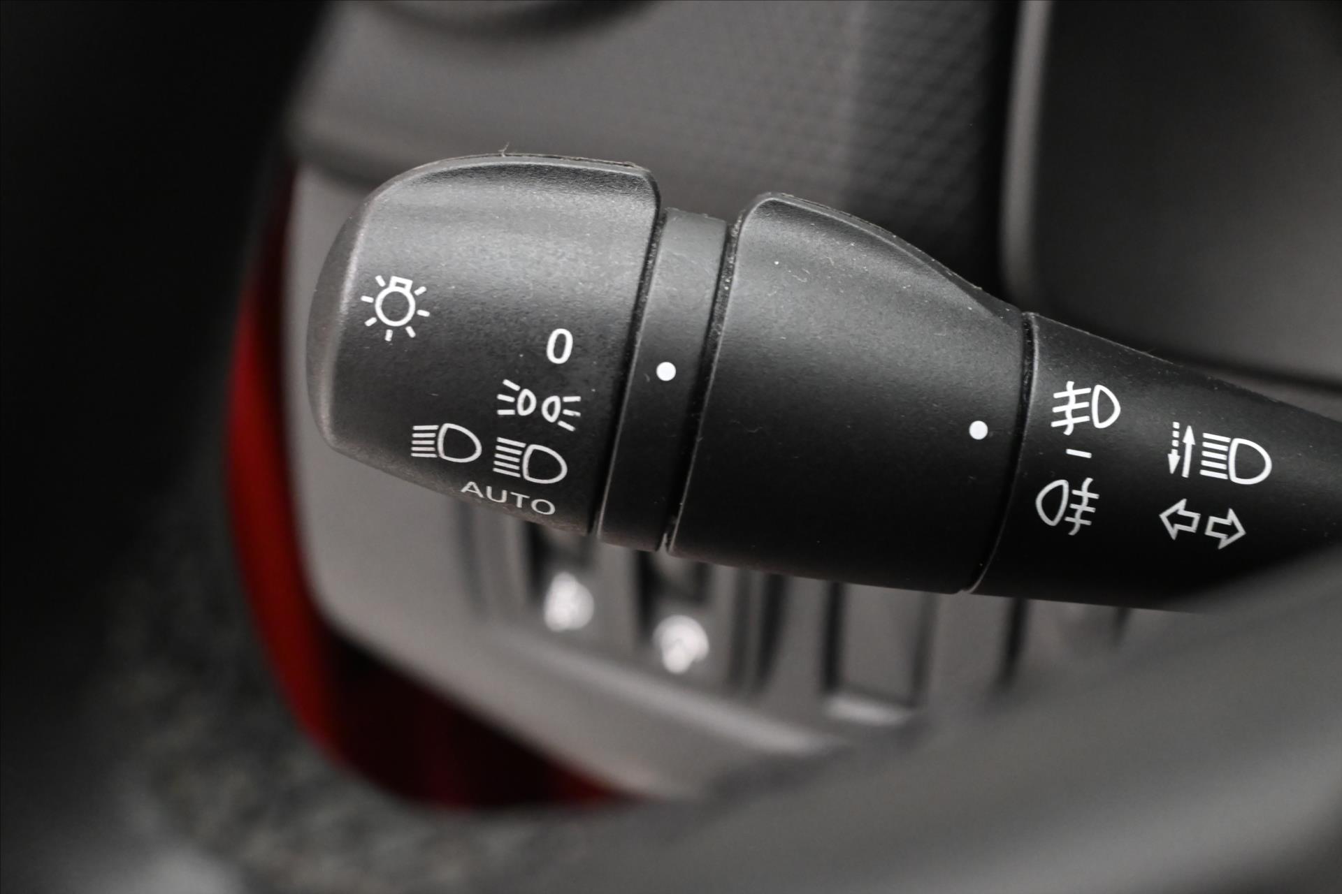 Hlavní fotografie vozu Renault Clio 0,9 TCE 66kW Limited Záruka až 5 let (25)