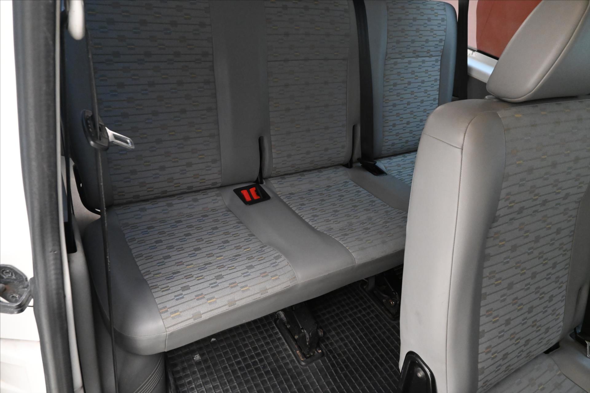 Hlavní fotografie vozu Volkswagen Transporter 2,0 TDI 75 kW 9 míst (15)