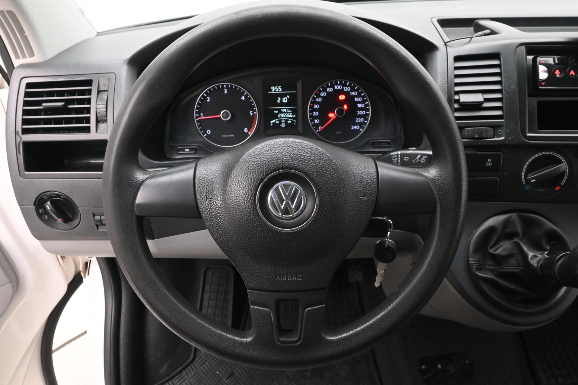 Hlavní fotografie vozu Volkswagen Transporter 2,0 TDI 75 kW 9 míst (16)