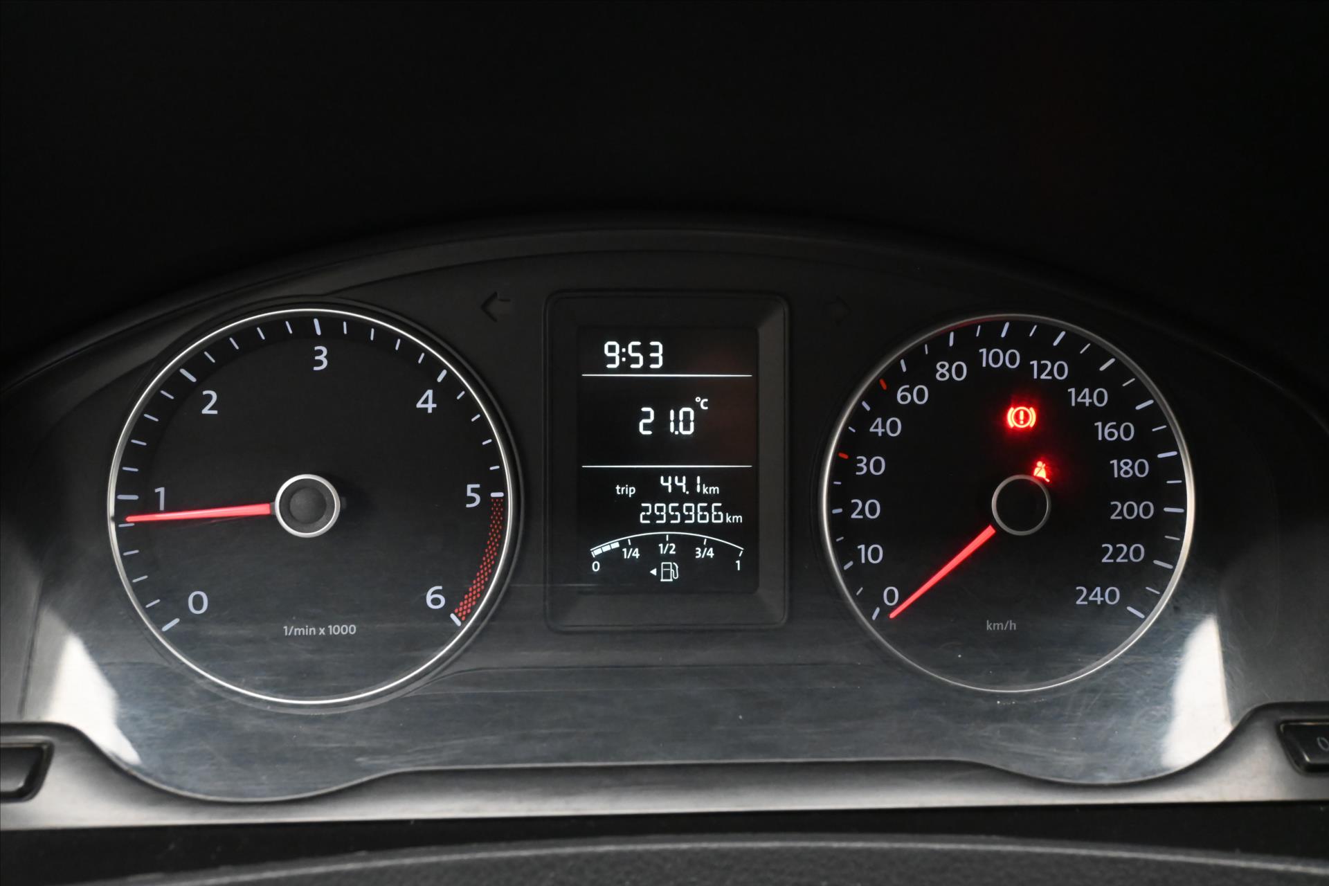 Hlavní fotografie vozu Volkswagen Transporter 2,0 TDI 75 kW 9 míst (17)