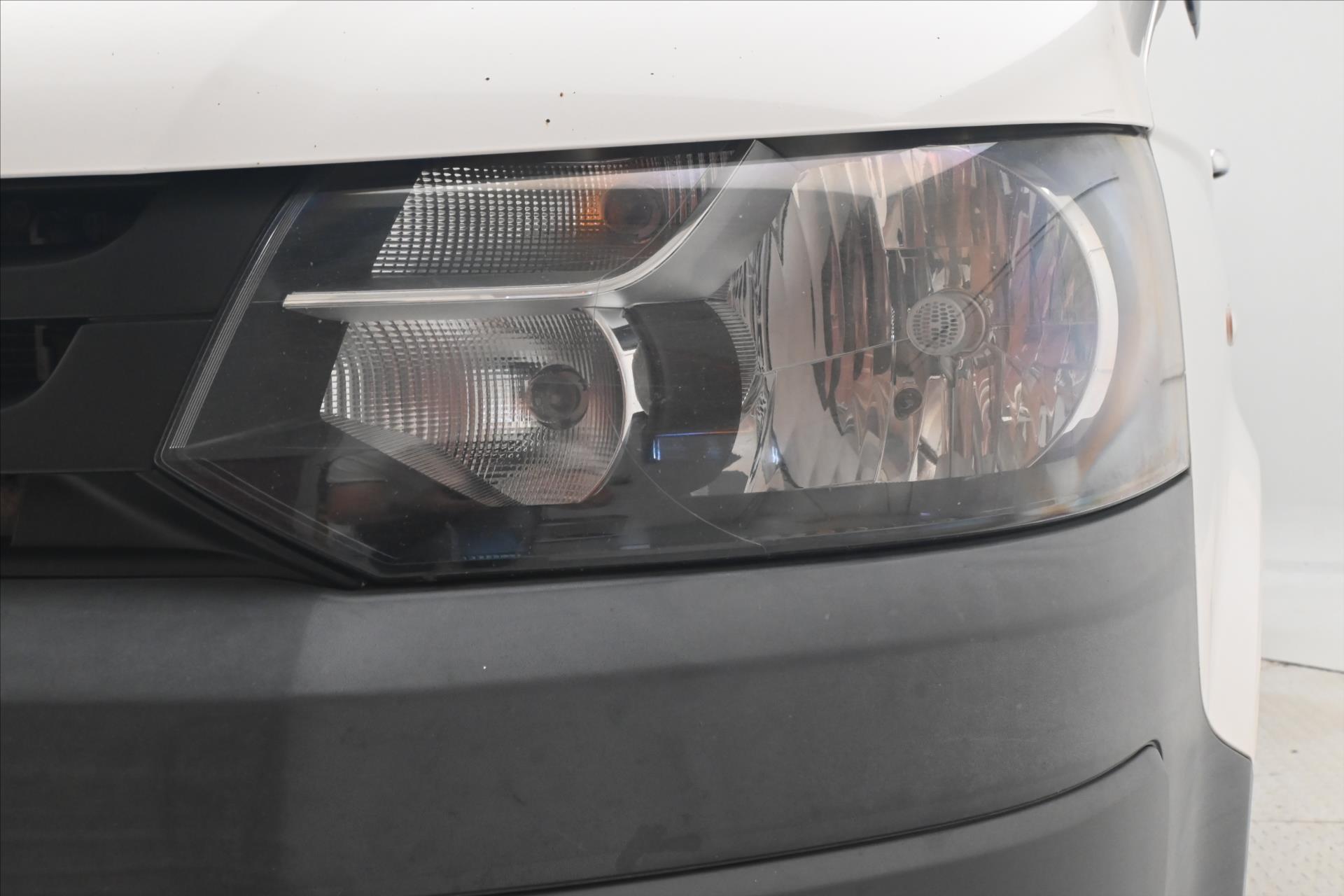 Hlavní fotografie vozu Volkswagen Transporter 2,0 TDI 75 kW 9 míst (28)