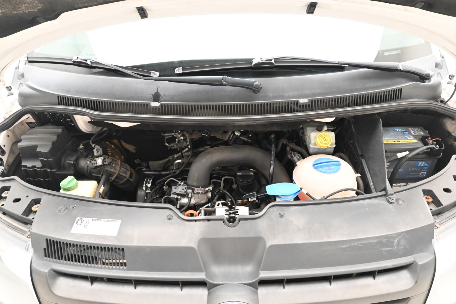 Hlavní fotografie vozu Volkswagen Transporter 2,0 TDI 75 kW 9 míst (9)