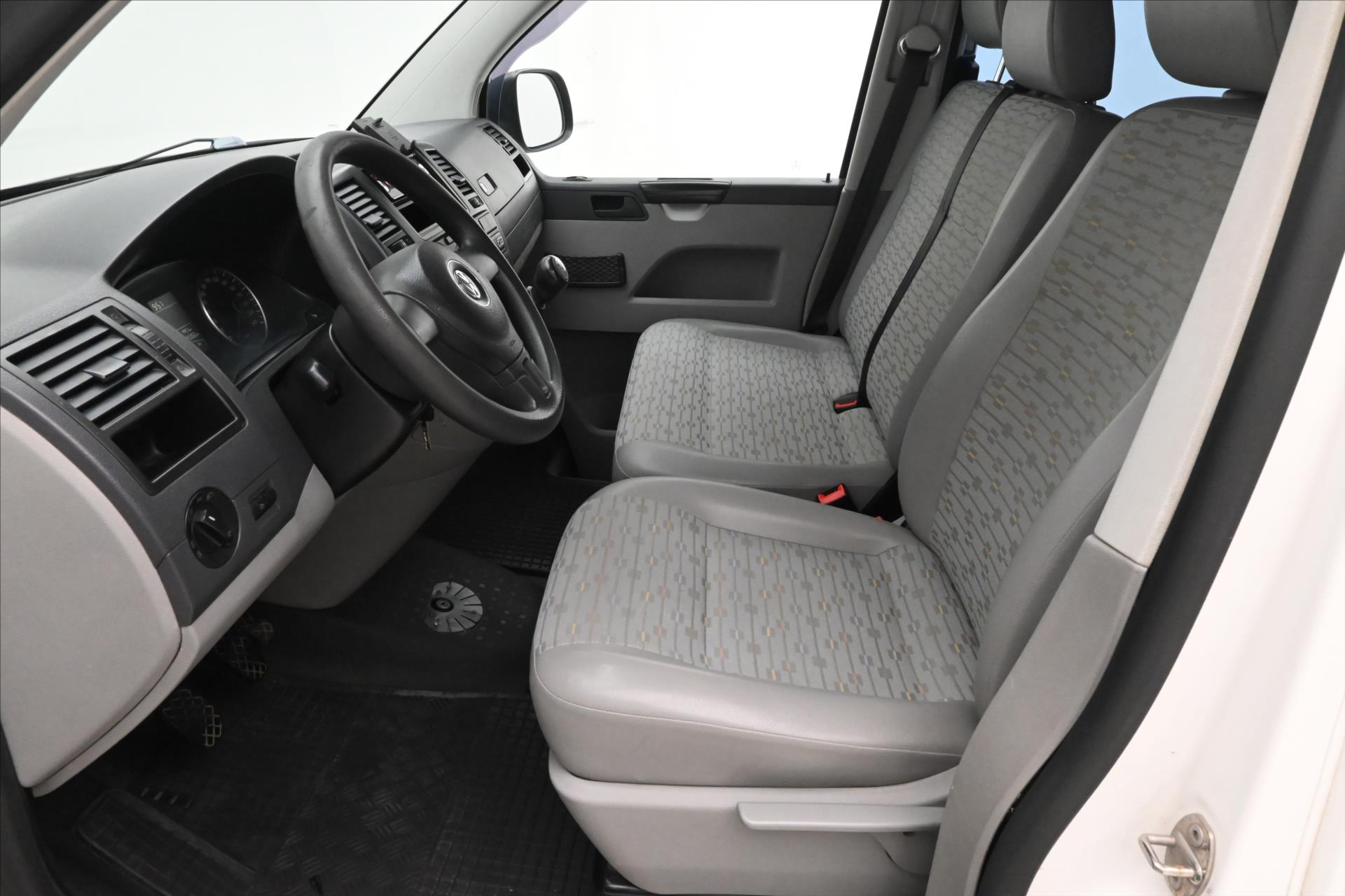 Hlavní fotografie vozu Volkswagen Transporter 2,0 TDI 75 kW 9míst (12)