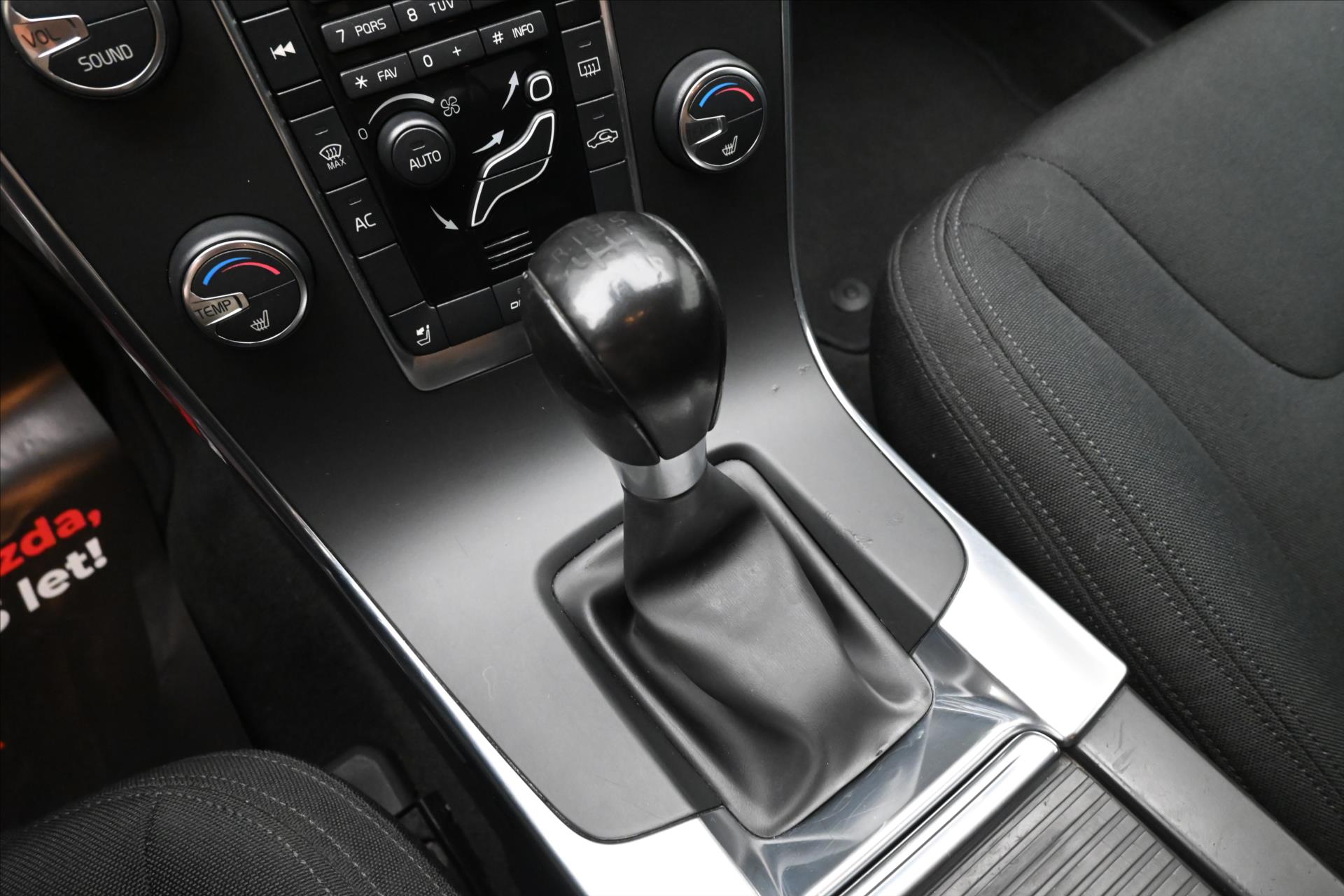 Hlavní fotografie vozu Volvo V60 1,6 D2 84 kW Manuál Kinetic (21)