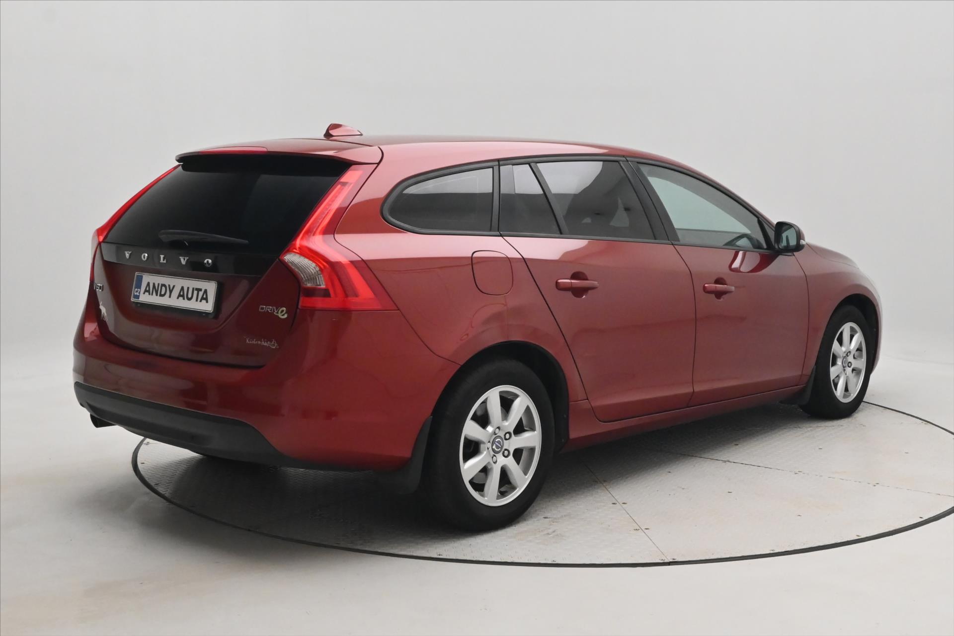Hlavní fotografie vozu Volvo V60 1,6 D2 84 kW Manuál Kinetic (5)