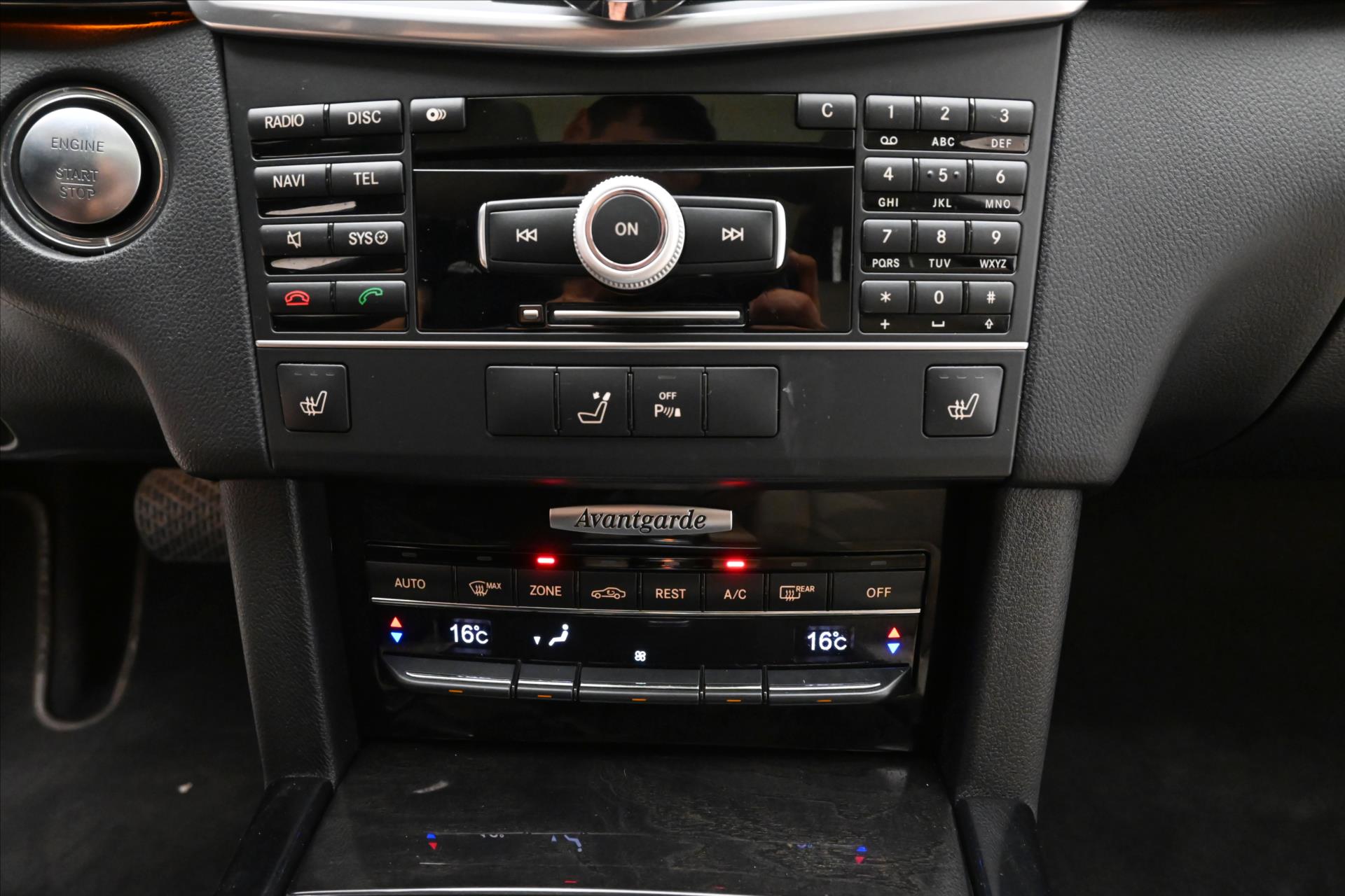 Hlavní fotografie vozu Mercedes-Benz Třídy E 3,0 350 CDi 195 kW Plný servis (20)