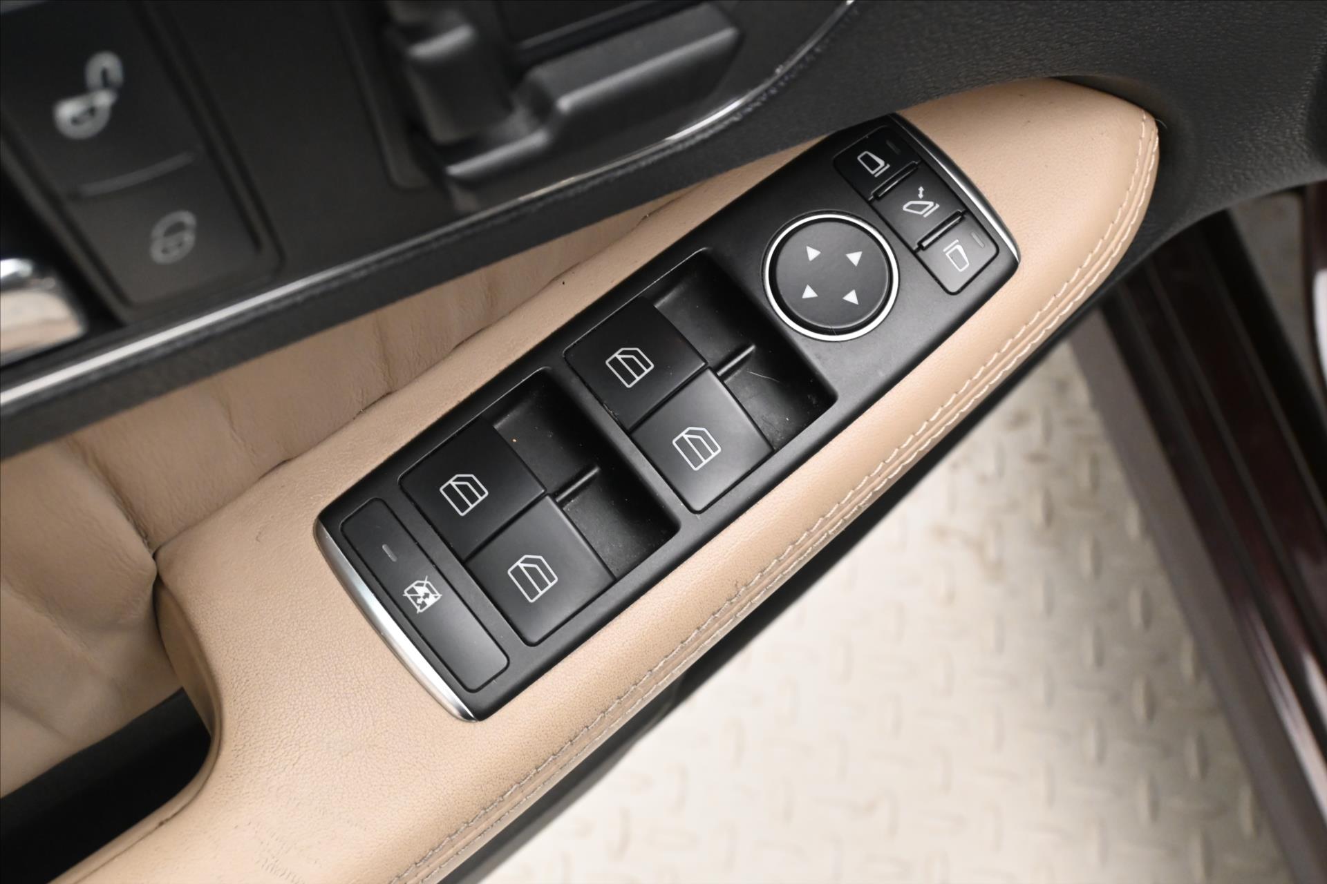 Hlavní fotografie vozu Mercedes-Benz Třídy E 3,0 350 CDi 195 kW Plný servis (25)