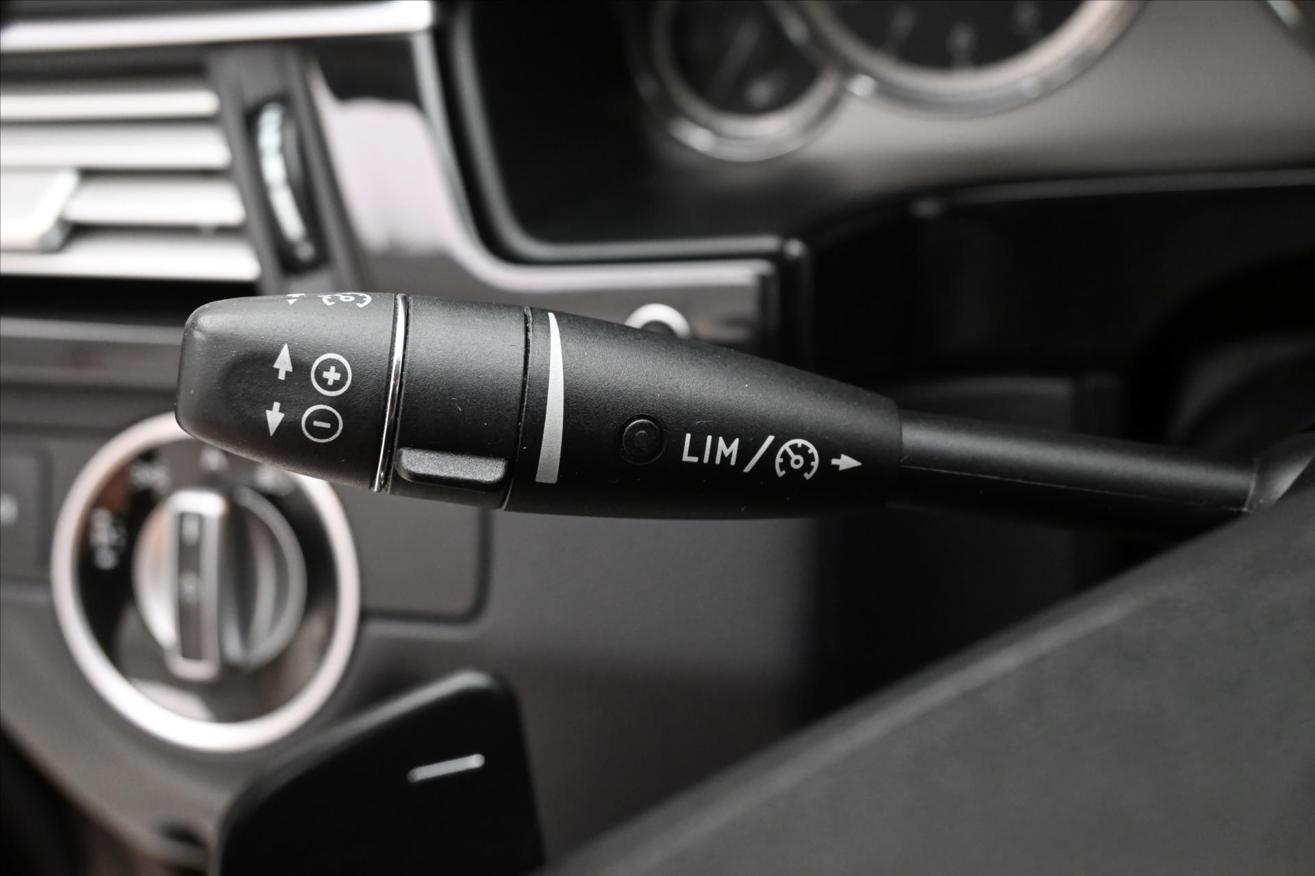 Hlavní fotografie vozu Mercedes-Benz Třídy E 3,0 350 CDi 195kW Plný servis (23)