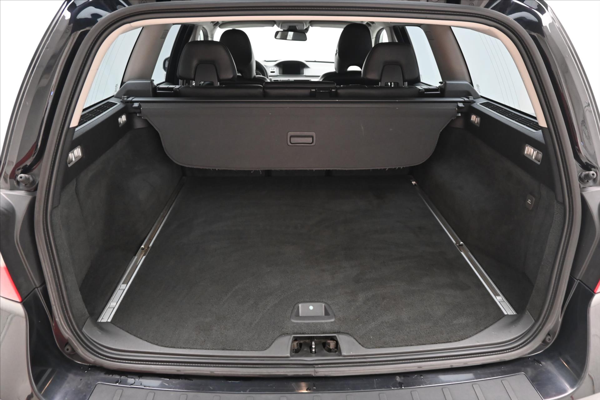 Hlavní fotografie vozu Volvo V70 2,0 120kW D4 Manuál Tažné (10)