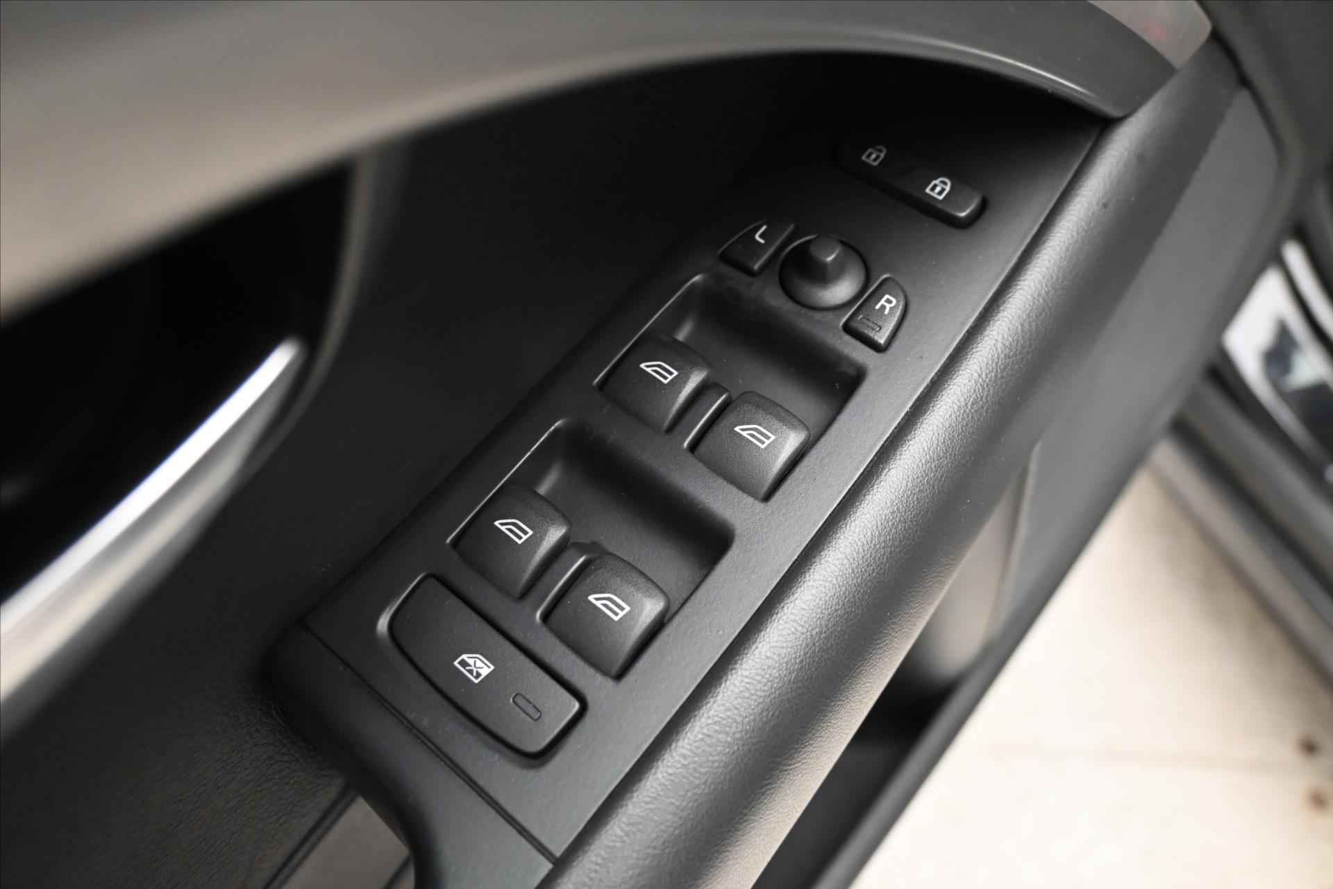 Hlavní fotografie vozu Volvo V70 2,0 120kW D4 Manuál Tažné (23)