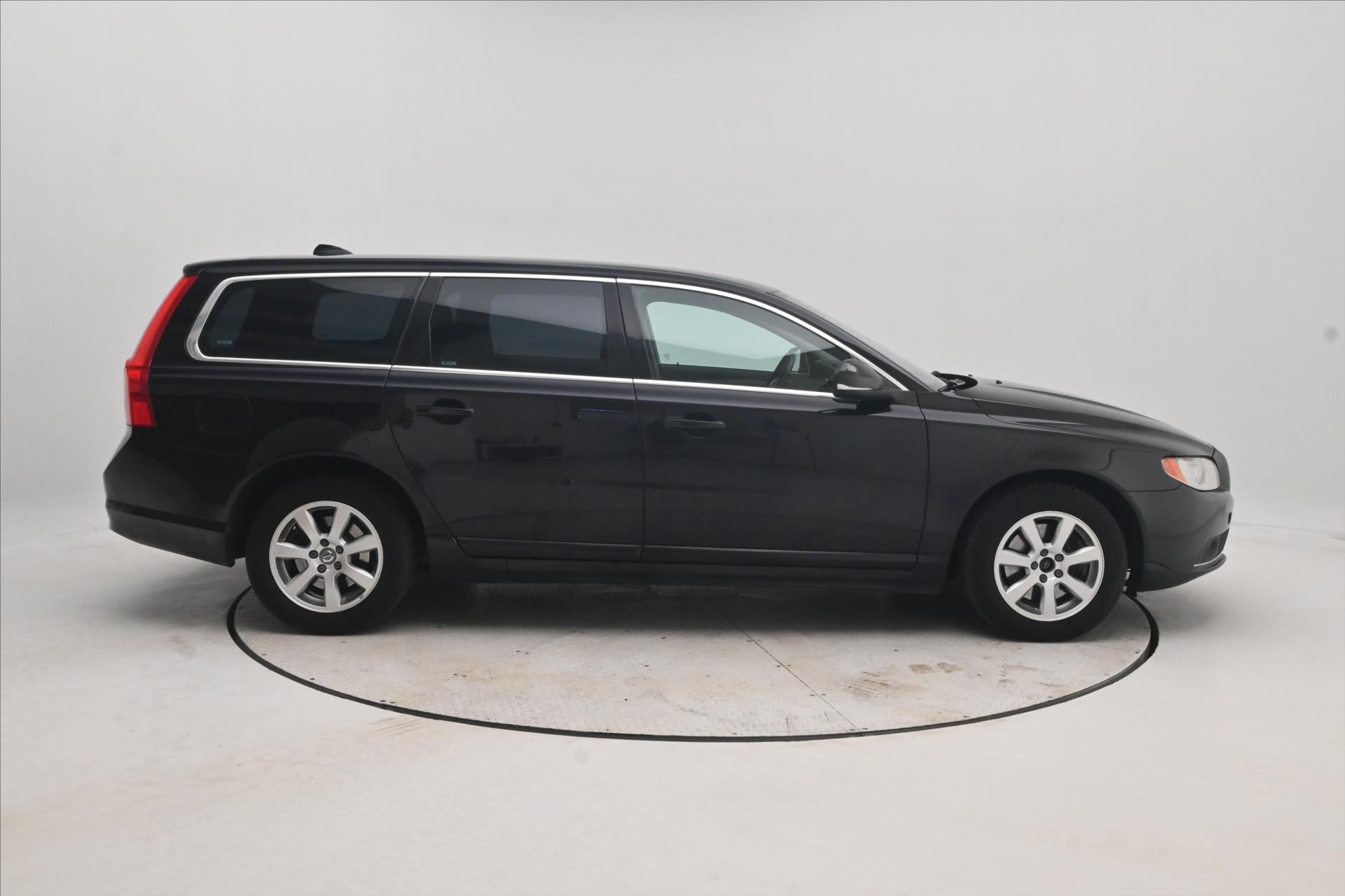 Hlavní fotografie vozu Volvo V70 2,0 120kW D4 Manuál Tažné (4)