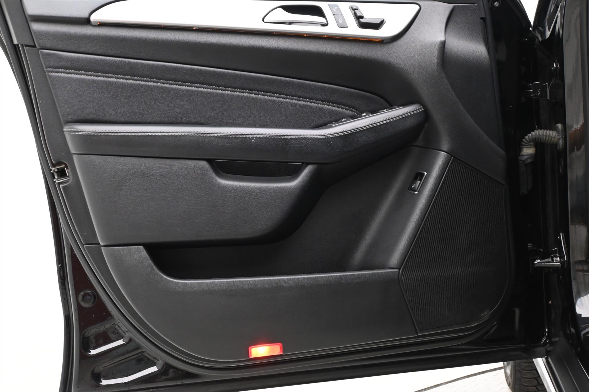 Main photo of the car Mercedes-Benz Class m 3.0 350 CDI 190 kW 4MATIC Warranty up to 5 years (22)