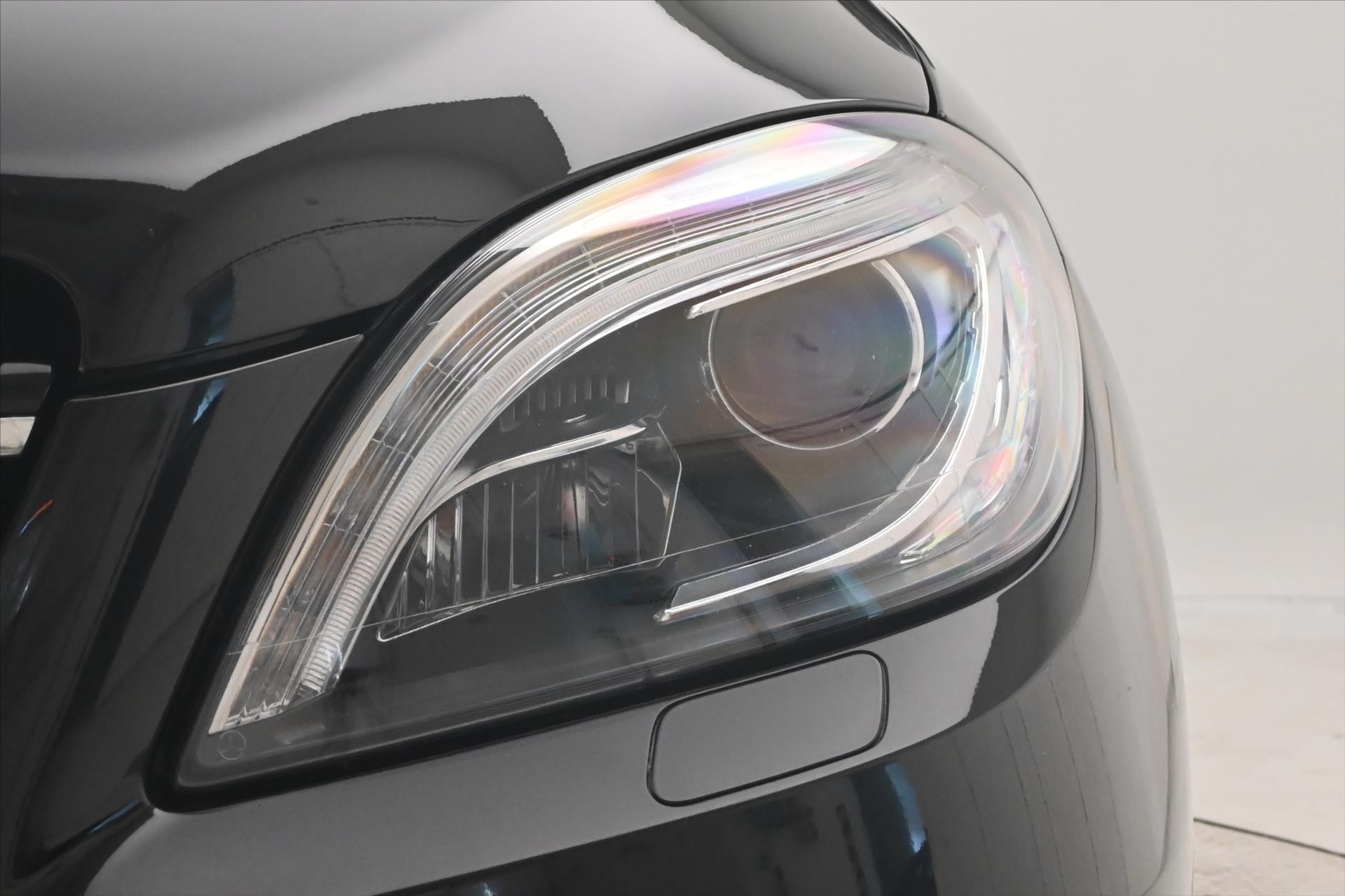 Main photo of the car Mercedes-Benz Class m 3.0 350 CDI 190 kW 4MATIC Warranty up to 5 years (27)