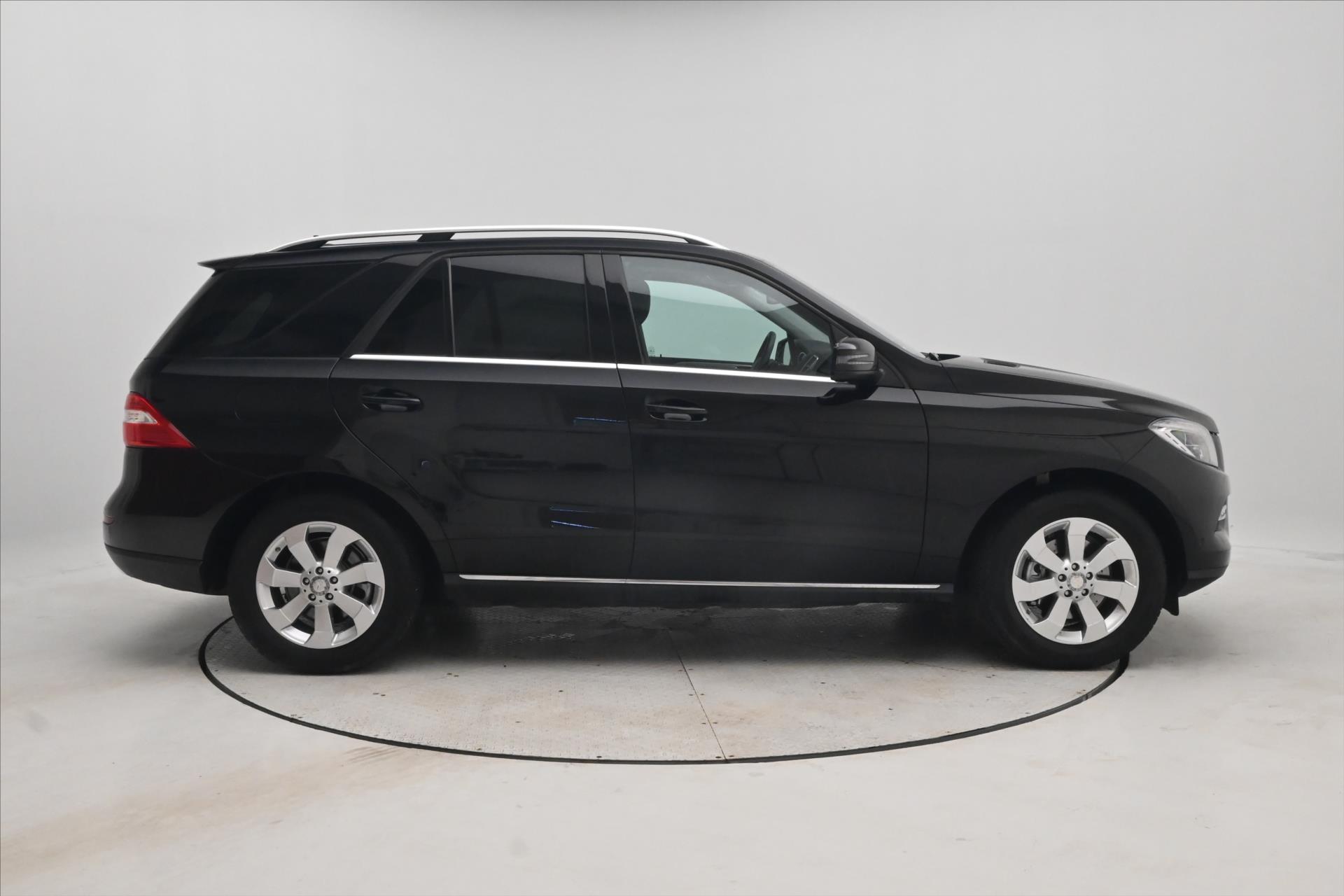 Main photo of the car Mercedes-Benz Class m 3.0 350 CDI 190 kW 4MATIC Warranty up to 5 years (4)
