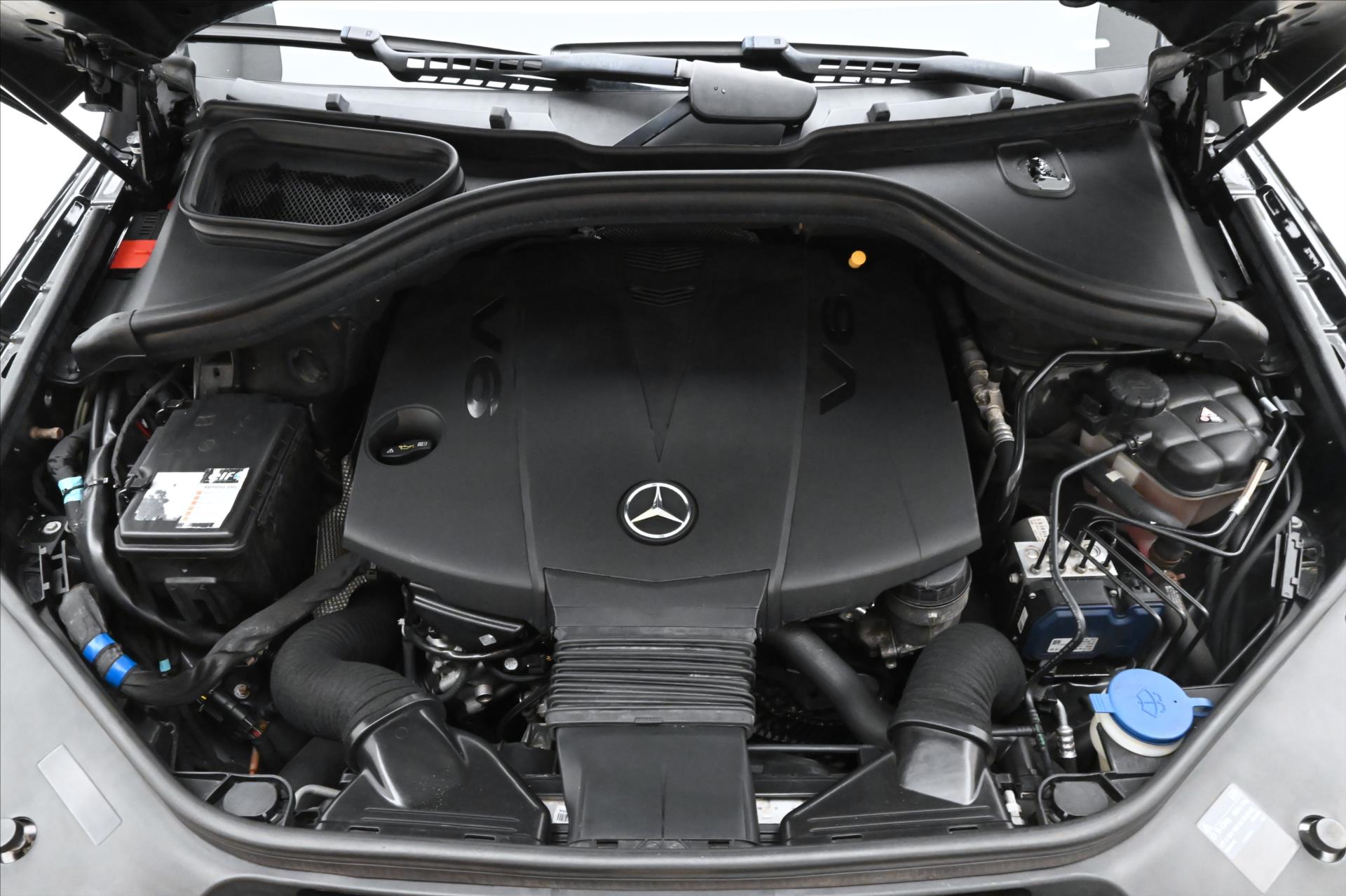 Main photo of the car Mercedes-Benz Class m 3.0 350 CDI 190 kW 4MATIC Warranty up to 5 years (9)