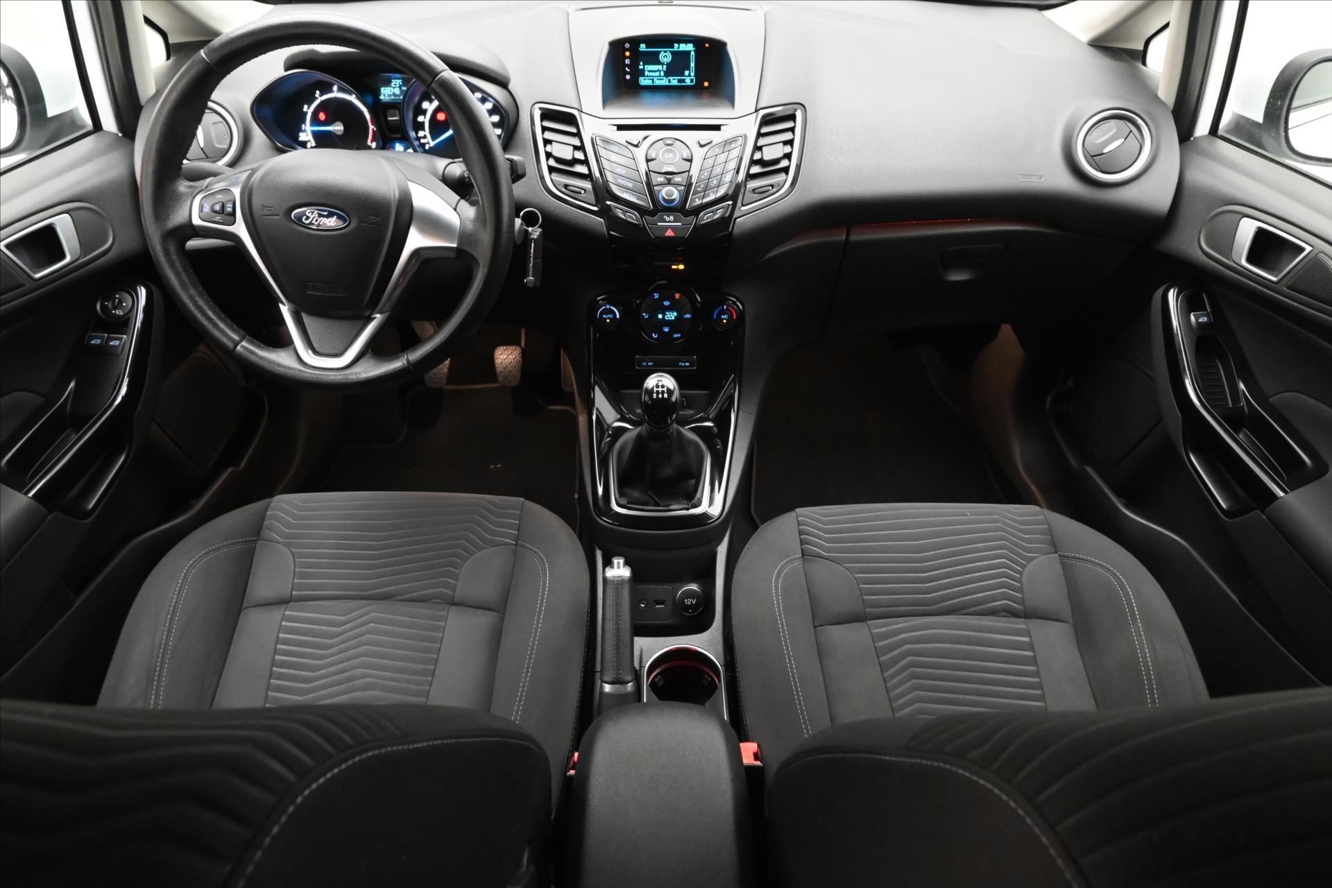 Hlavní fotografie vozu Ford Fiesta 1,0 EcoBoost 74kW Titanium (15)