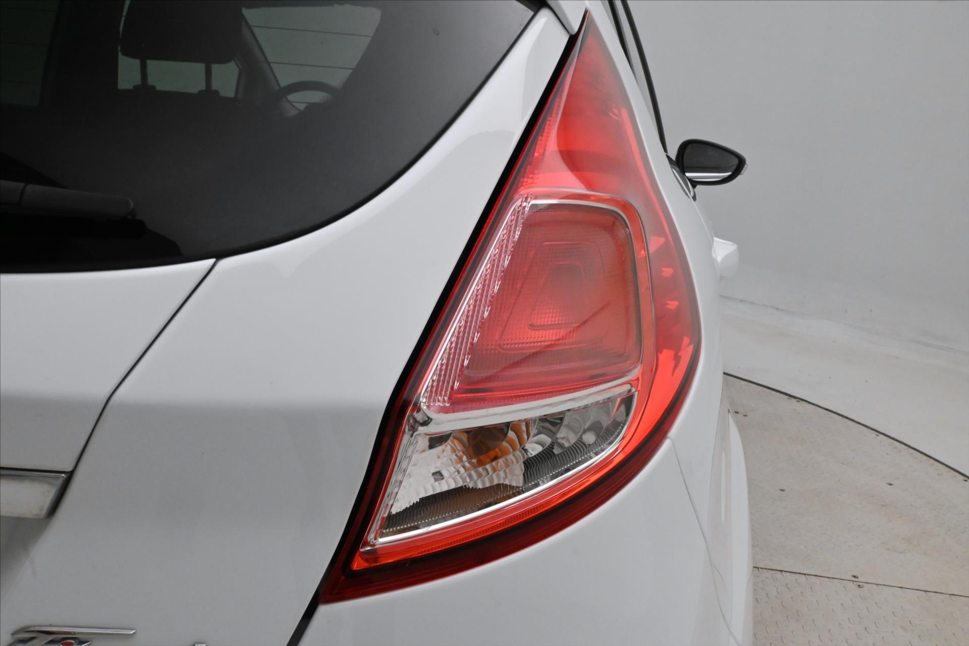 Hlavní fotografie vozu Ford Fiesta 1,0 EcoBoost 74kW Titanium (27)
