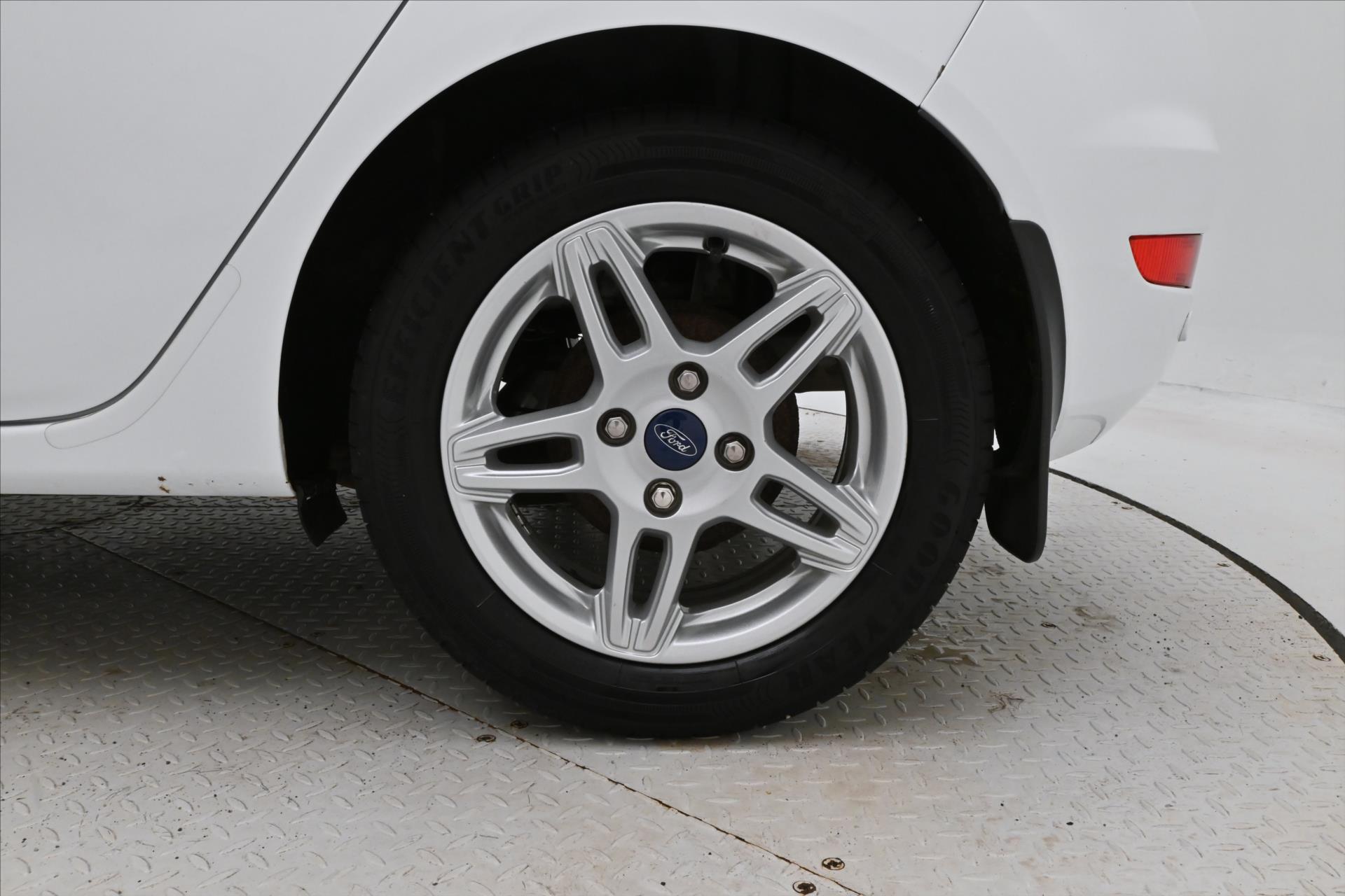 Hlavní fotografie vozu Ford Fiesta 1,0 EcoBoost 74kW Titanium (28)