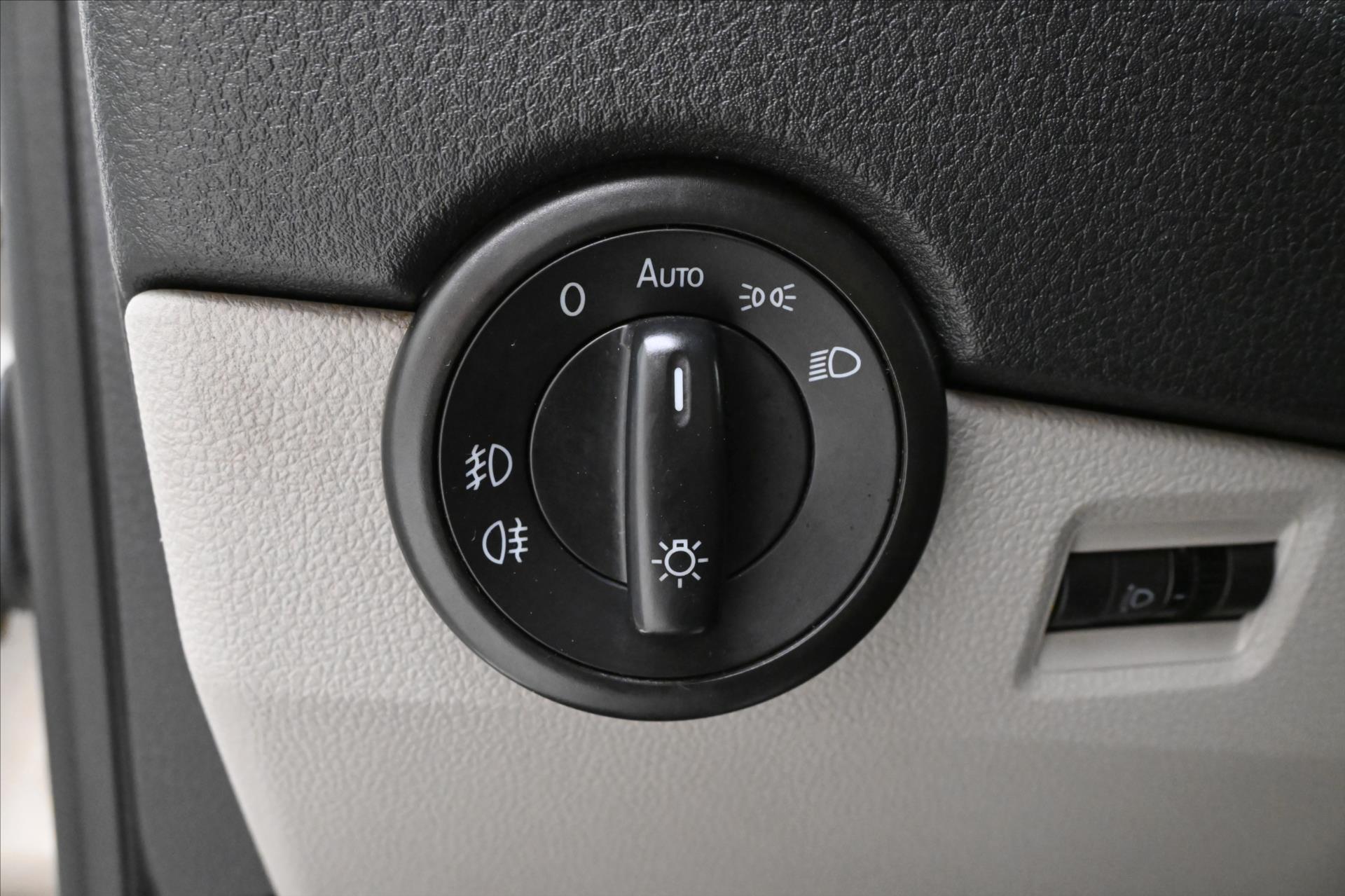 Hlavní fotografie vozu Volkswagen Transporter 2,0 TDI 110 kW 8míst Long Nezáv. topení (24)