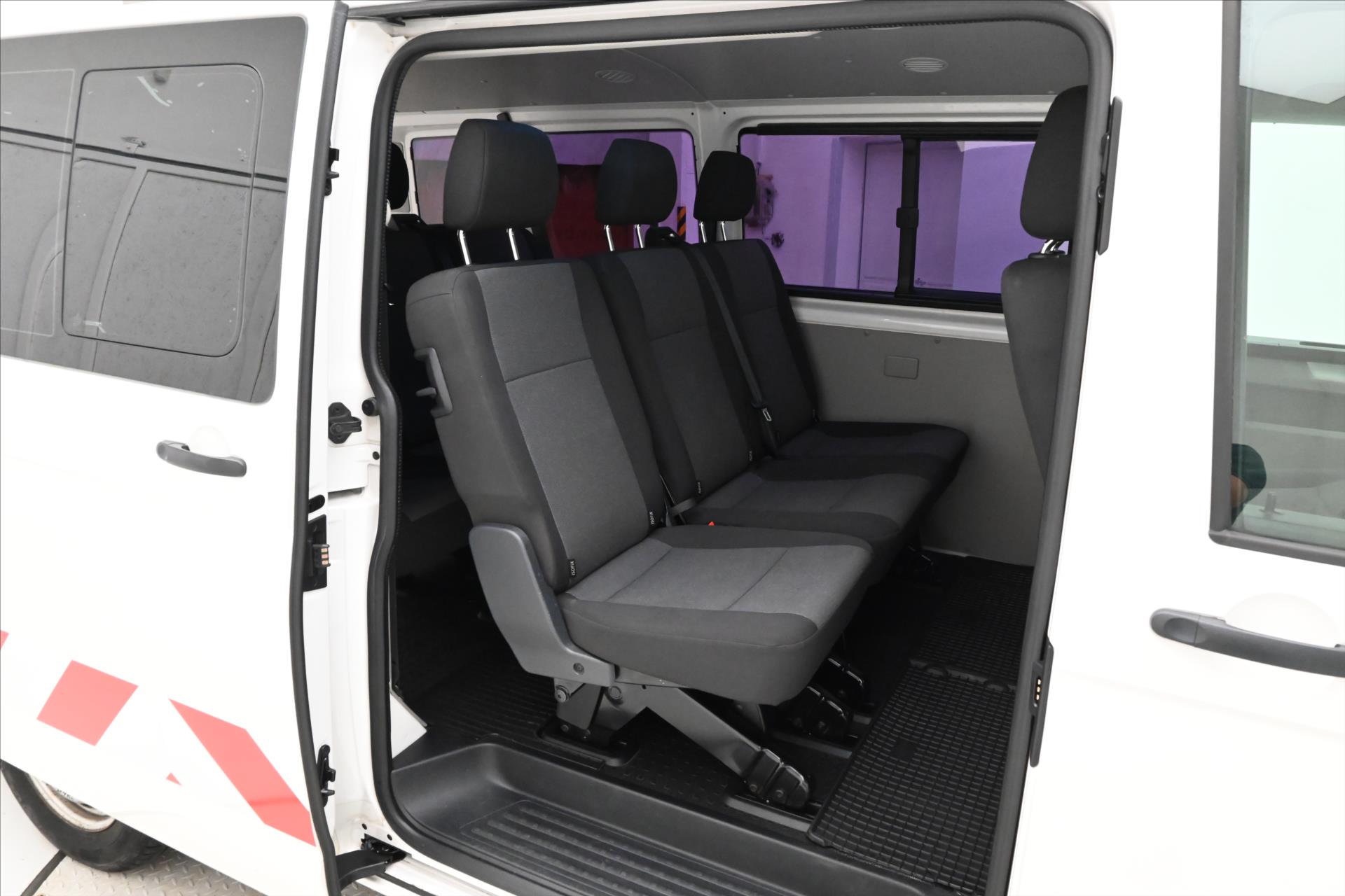 Hlavní fotografie vozu Volkswagen Transporter 2,0 TDI 110 kW 8míst Long Nezáv. topení (25)