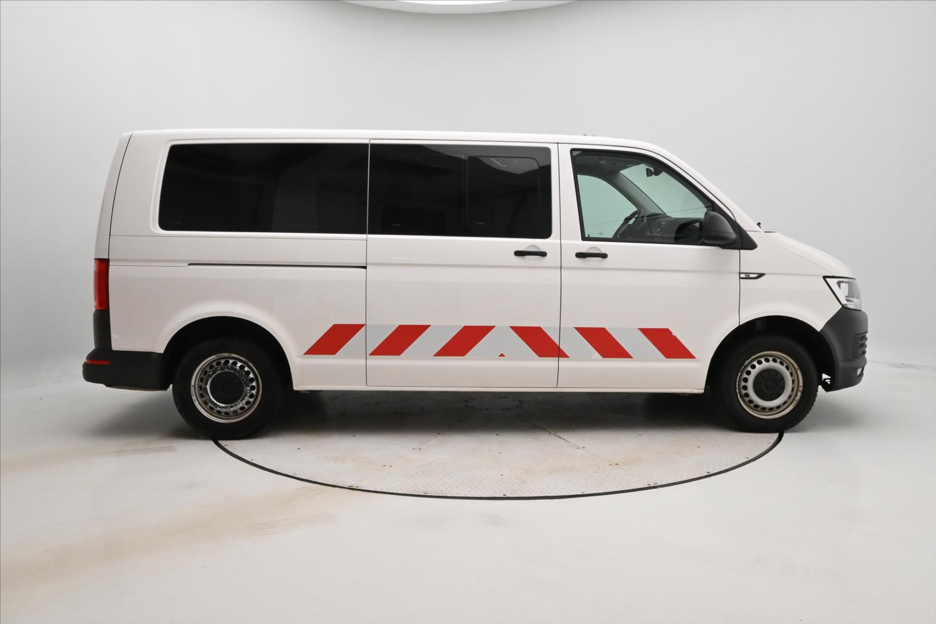 Hlavní fotografie vozu Volkswagen Transporter 2,0 TDI 110 kW 8míst Long Nezáv. topení (4)