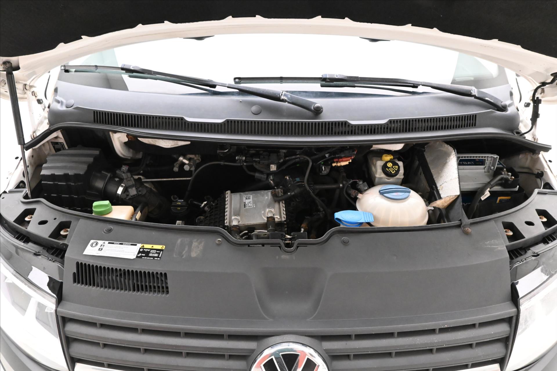 Hlavní fotografie vozu Volkswagen Transporter 2,0 TDI 110 kW 8míst Long Nezáv. topení (9)