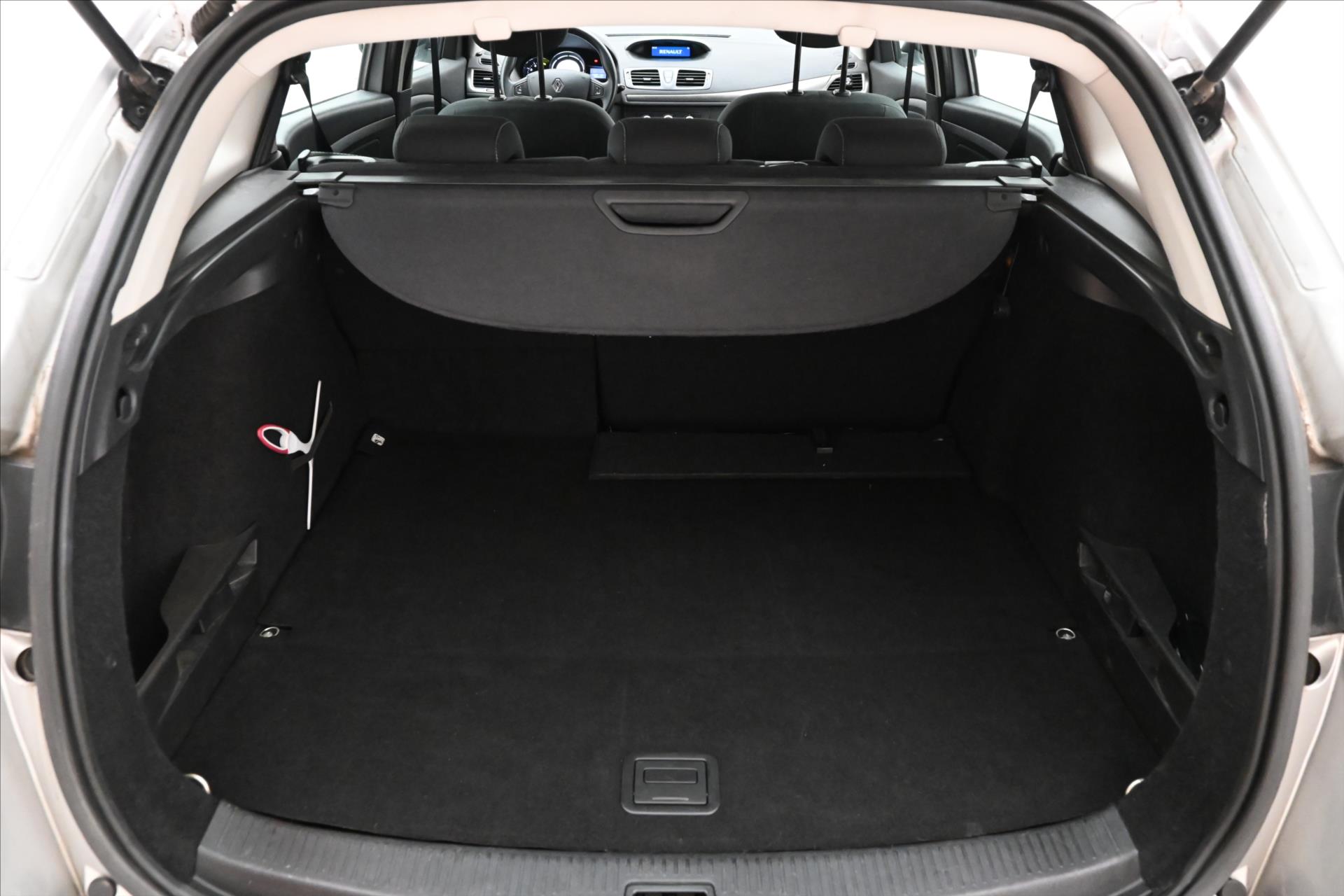 Hlavní fotografie vozu Renault Mégane 1,5 dCi 81kW Tažné Klimatizace  Grandtour (10)
